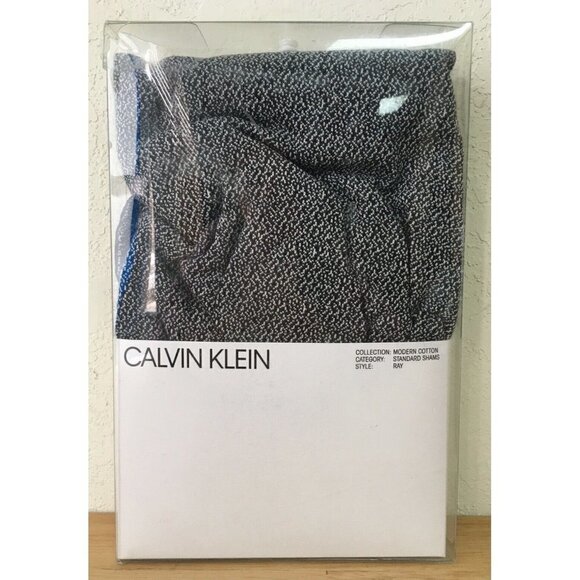 New Calvin Klein 2 Standard Shams- RAY Modern Cott - Picture 1 of 4